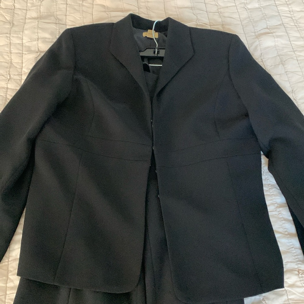 Caslon black suit set